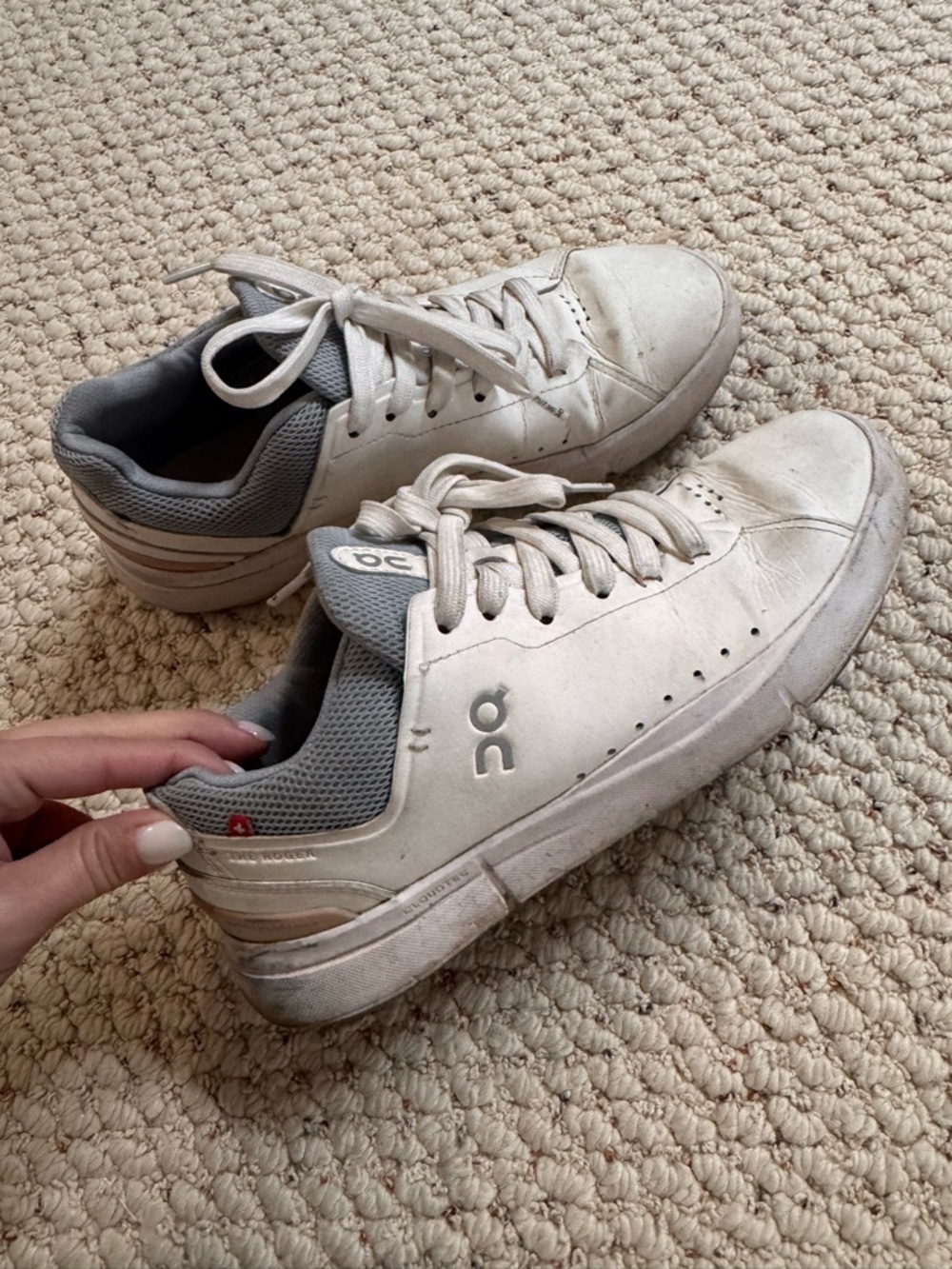 On Running On Cloud The Roger Advantage White Sneakers with Gray Accents